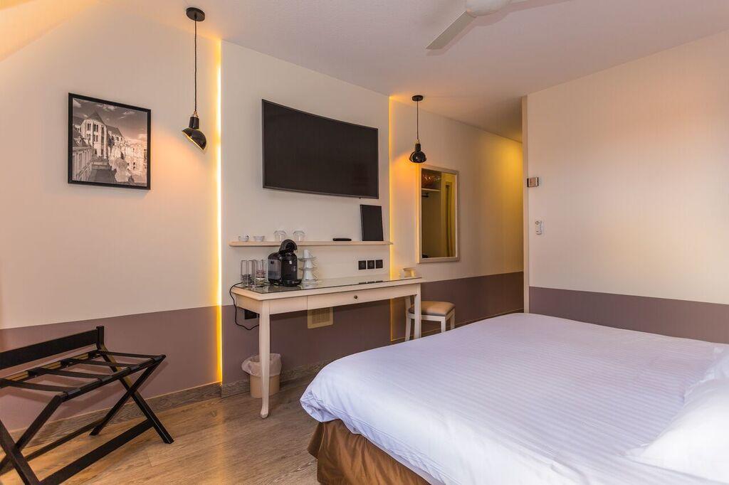נויון Cit'Hotel - Hotel Le Cedre מראה חיצוני תמונה